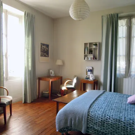 L'estancat فندق مبيت وإفطار